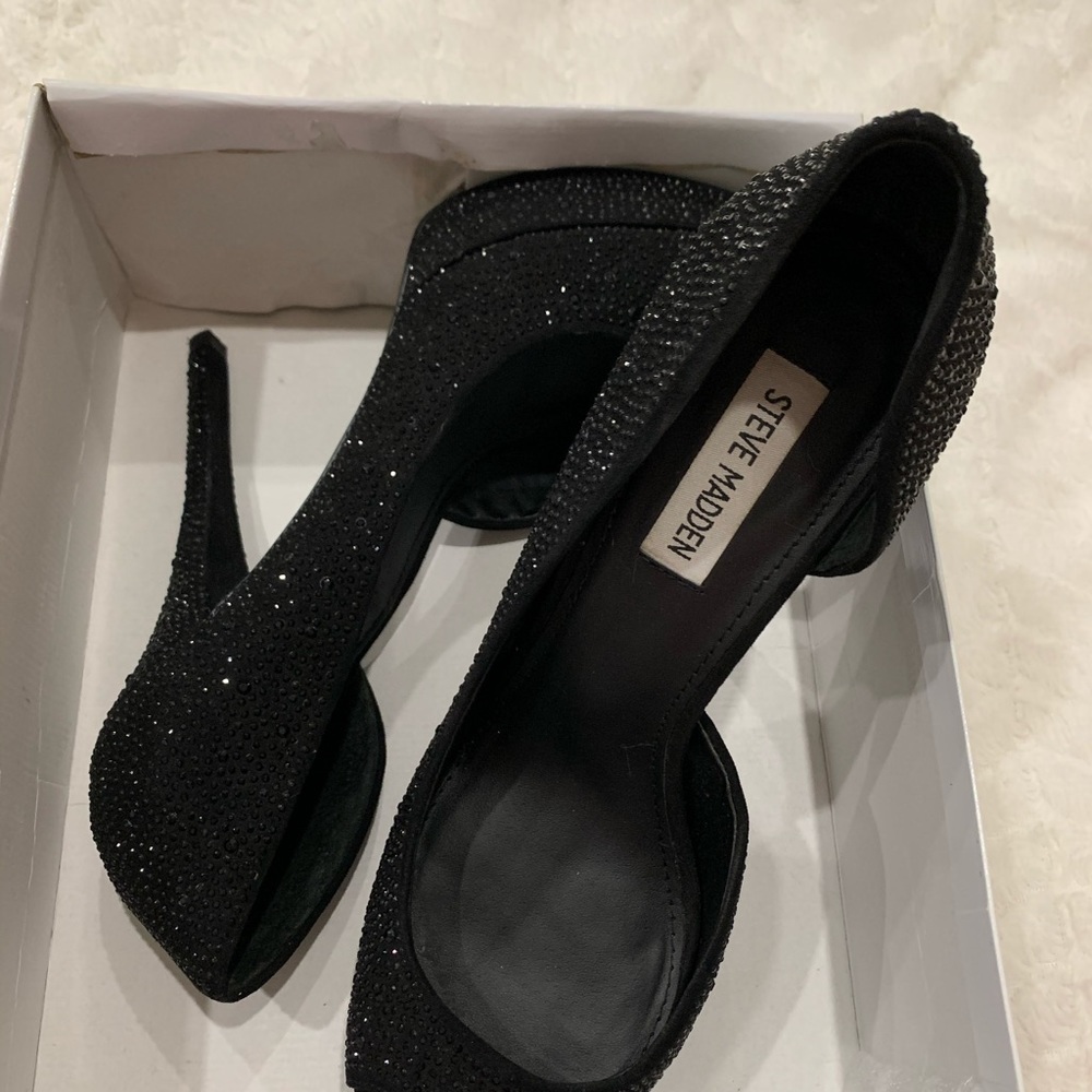 Steve Madden Black Rhinestone Pumps! Gem